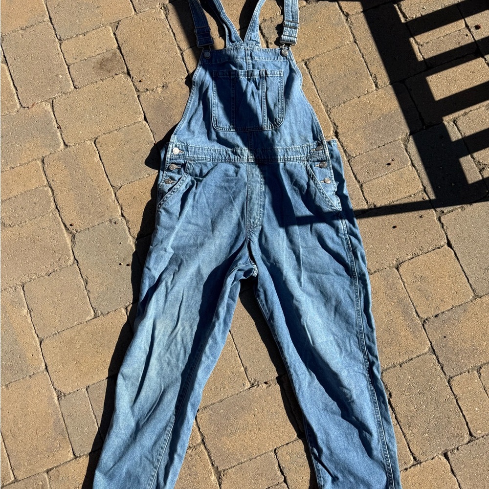 GAP Classic Blue Denim Overalls. Women’s